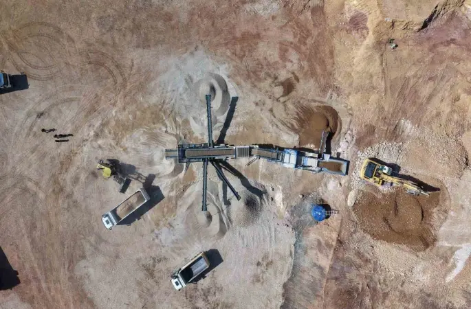 Tunceli’de 120 kilometrelik sıcak asfalt hedefi için dev tesis kuruldu
