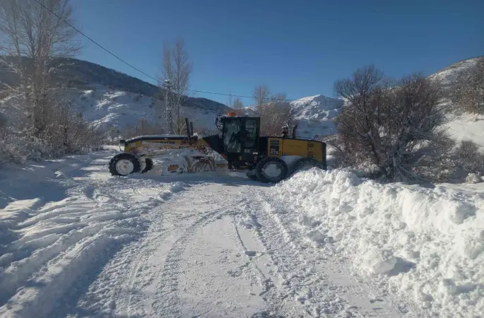 Tunceli’de 138 köy yolu ulaşıma açıldı, 160 köy yolunda çalışmalar sürüyor
