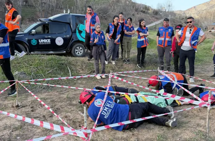 Tunceli’de 21 sağlık personeli UMKE eğitimini tamamladı
