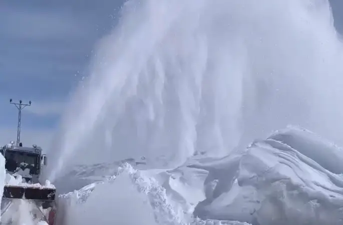 Tunceli’de 41 köy yolu açıldı, 17 köy yolunda çalışmalar sürüyor
