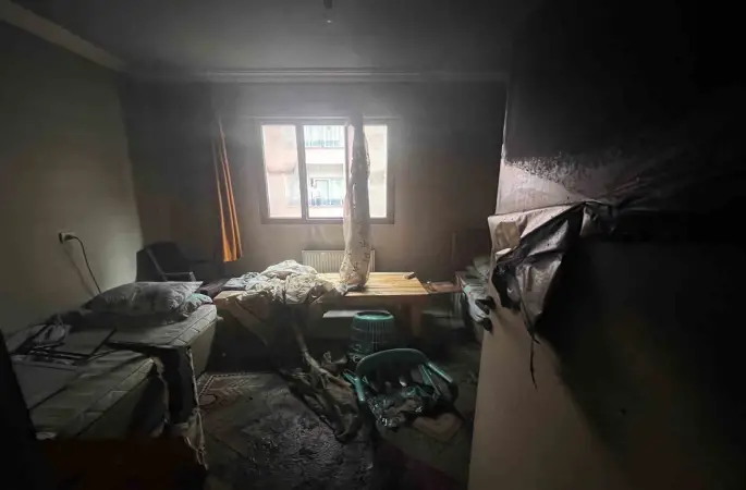 Turgutlu’da evini ateşe veren şahıs kalp krizinden hayatını kaybetti
