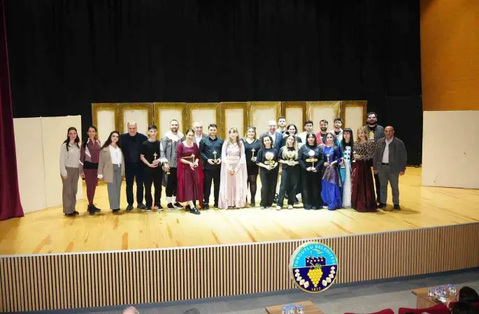 Turgutlu’da tiyatroya ve çocuk festivaline yoğun ilgi
