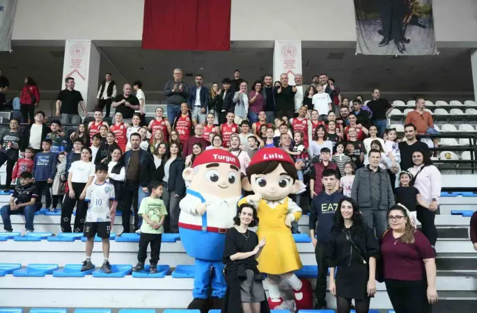 Turgutlu’nun perilerinden Play-Off’a muhteşem başlangıç
