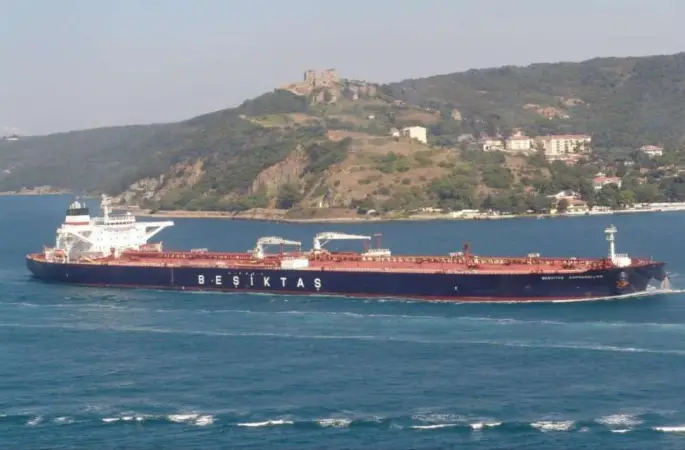 Türk şirketine ait ham petrol tankerinin Karadeniz açıklarında vurulduğu iddia edildi: O anlar telsiz konuşmalarına yansıdı
