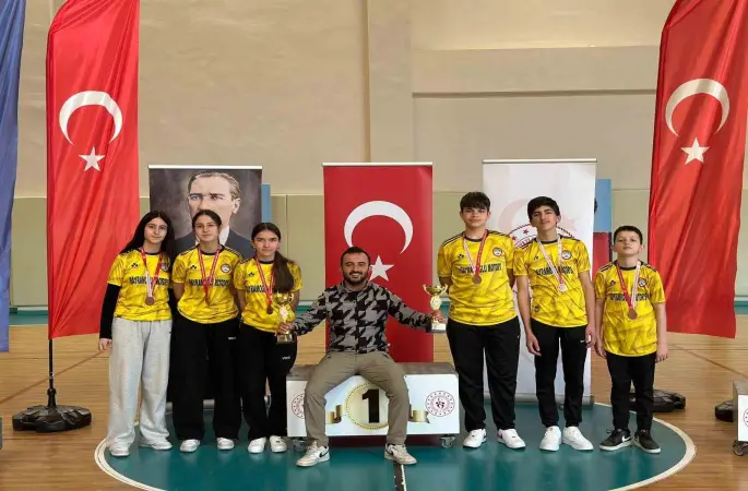 Türkeli, ilden 4 kupa ve 13 madalya ile döndü
