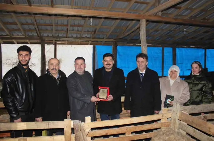 Türkeli’de örnek koyunculuğa başarı plaketi
