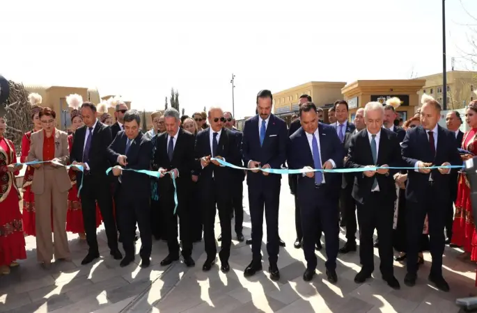 Türkistan’da "Hoca Ahmet Yesevi Yolunda Ahilik" sempozyumu geniş katılımla düzenlendi
