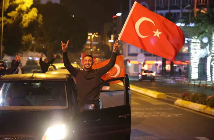 Türkiye’nin Dünya Kupası’na katılması, Aydın’da konvoyla kutlandı
