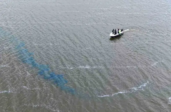 Türkmenli Göleti’nde algasid dozlama ile su kalitesi artırılıyor
