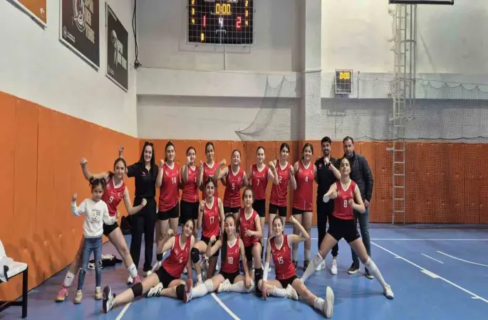 Tut Küçük Kızlar Voleybol Takımı Adıyaman il birincisi oldu
