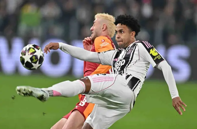 UEFA Şampiyonlar Ligi: Juventus: 1 - Galatasaray: 0 (İlk yarı)
