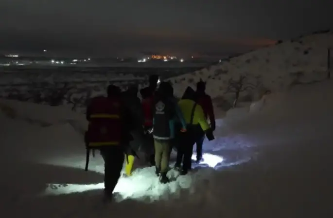 UMKE, araçları kara saplanınca vakaya yürüyerek ulaştı
