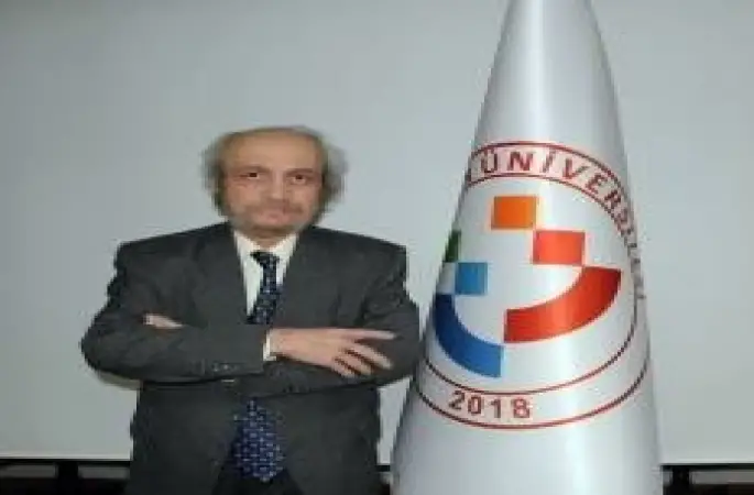 Üniversitenin lojmanında ölü bulundu
