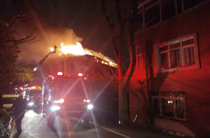 Üsküdar’da korkutan yangın
