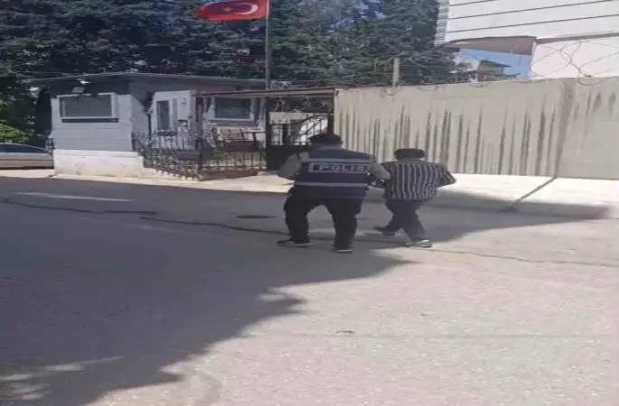 Uyuşturucudan 25 yıl kesinleşmiş hapis cezası bulunan şahıs yakalandı
