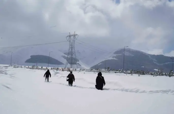 Uzmanlardan çığ, buzlanma ve don uyarısı
