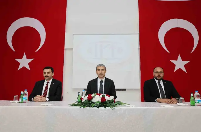 Vali Aktaş, kamu hizmetlerinin verimli olması için iş birliğine dikkat çekti
