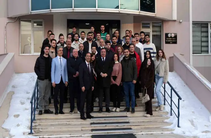 Vali Aydoğdu’dan gençlere mesaj: "Gençler yüksek sesle değil, aynı hizadan konuşulmak istiyor"
