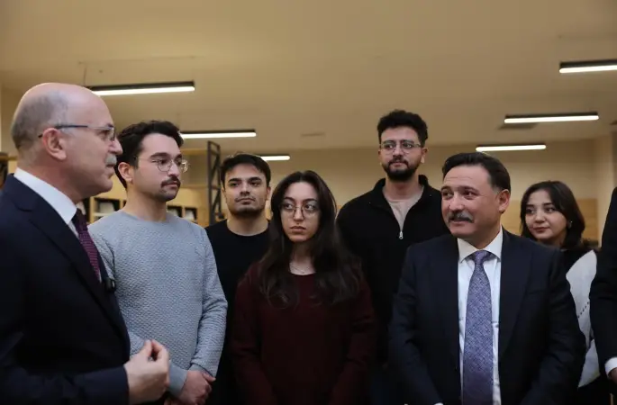 Vali Çiçek, Şehir Hastanesi’ne açılacak Hal Kütüphanesini inceledi
