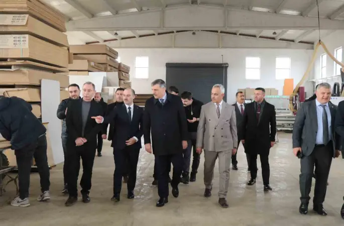 Vali Çiftçi’den Oltu çıkarması
