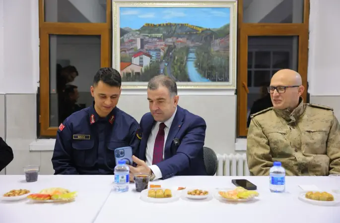 Vali Eldivan’dan emniyet güçlerine moral ziyareti
