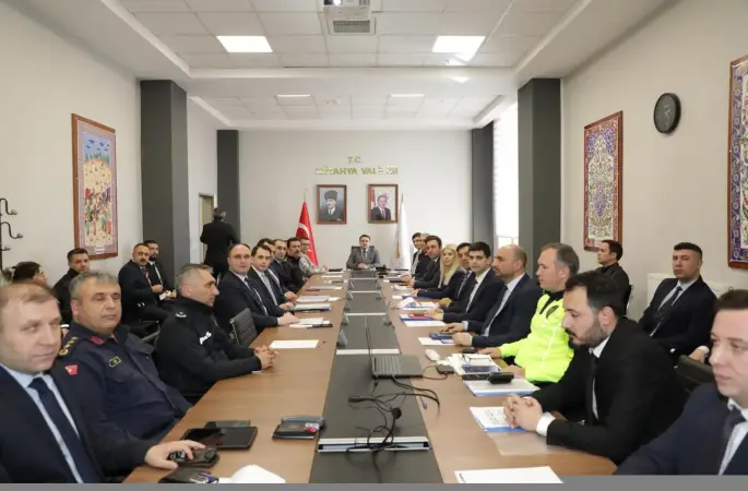 Vali Işın: "Tüm tedbirler titizlikle uygulanmaya devam edecek"
