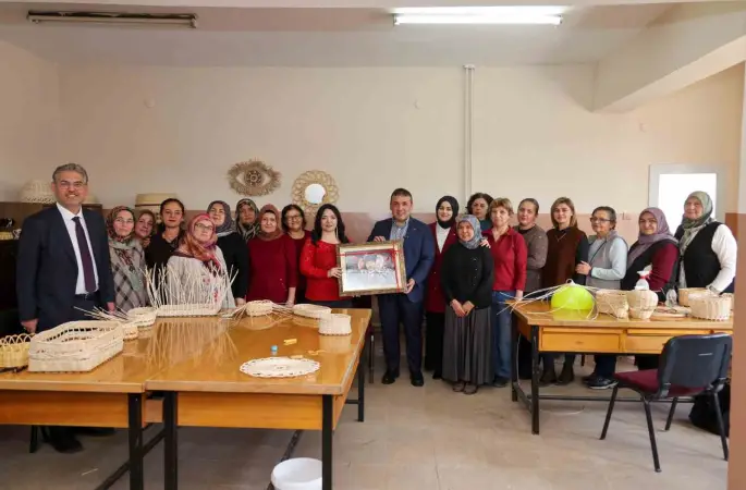 Vali Sözer Gölpazarı Halk Eğitim Merkezi’nde incelemelerde bulundu
