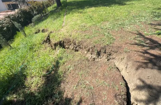 Valilik konutu tehlike altında: Çatlaklar ilerliyor
