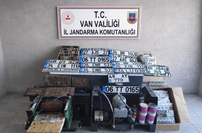 Van’da sahte sahte plaka basanlara operasyon
