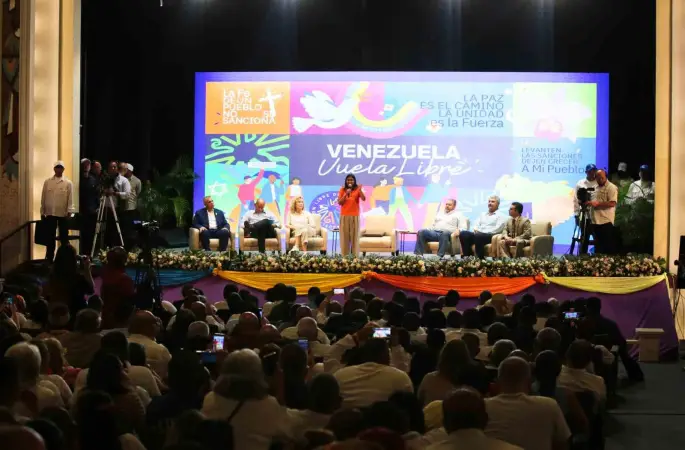 Venezuelalılar ABD yaptırımlarının kaldırılması için yürüyüş başlattı
