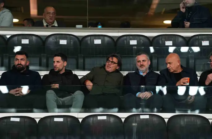 Vincenzo Montella, Başakşehir - Beşiktaş maçını tribünden takip etti
