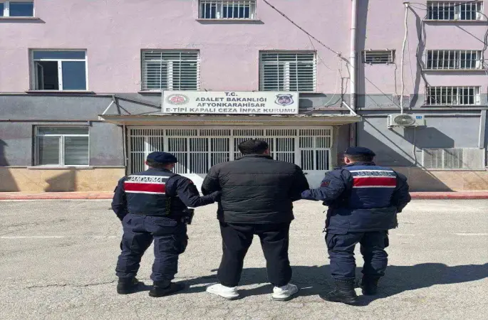 Yaklaşık 22 yıl hapis cezasıyla aranan şahsı jandarma yakaladı
