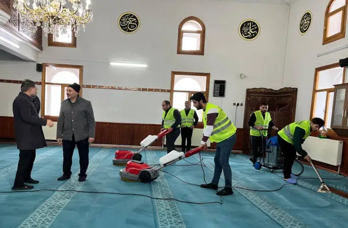 Yakutiye’de camiler Ramazan’a hazırlanıyor
