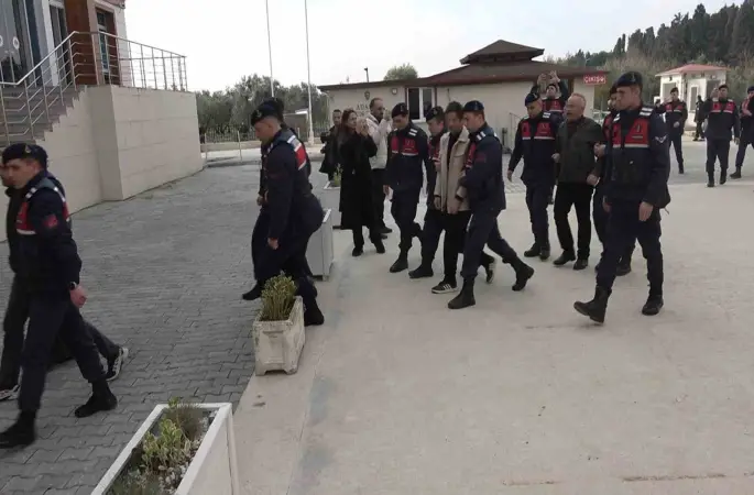 Yalova’da su hattında köpüklenme olayına karışan 3 şüpheliye 5’er yıl hapis
