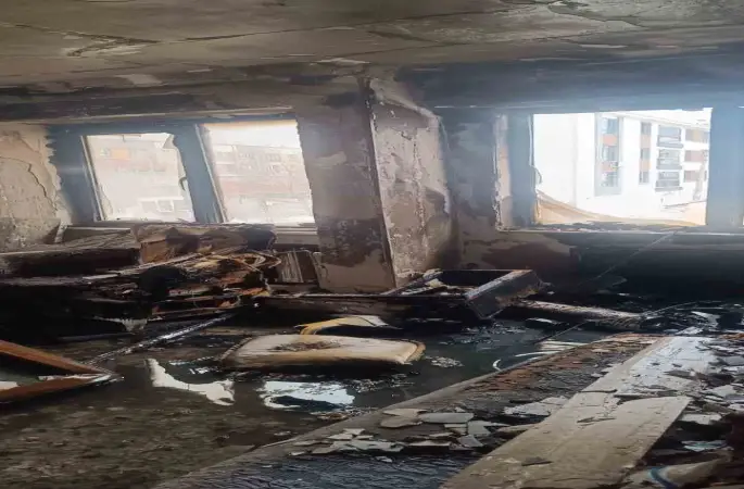 Yangında dumandan etkilenen 3 kişi hastaneye kaldırıldı
