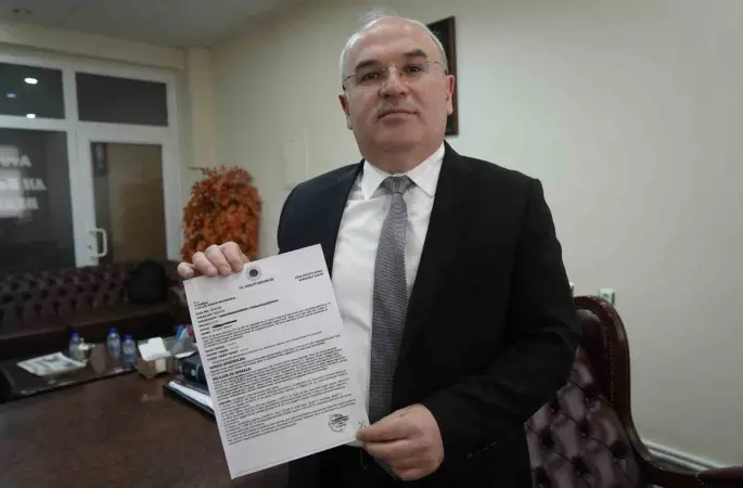 Yapay zekâyla sahte mahkeme belgesi düzenleyip dolandırmaya çalıştılar
