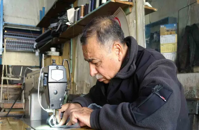 Yarım asırdır geleneksel şalvar dikiyor
