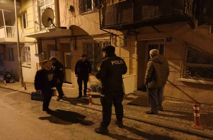 Yeni yıla balkonda mahsur kalarak girdi
