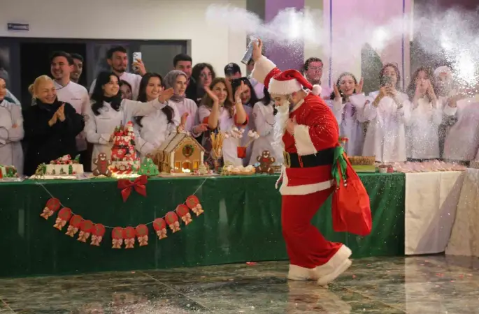 Yeni yıla horon ve kolbastı oynayarak girdiler
