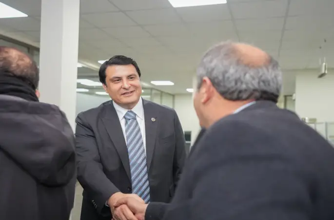 Yılmaz, belediye çalışanlarıyla bayramlaştı
