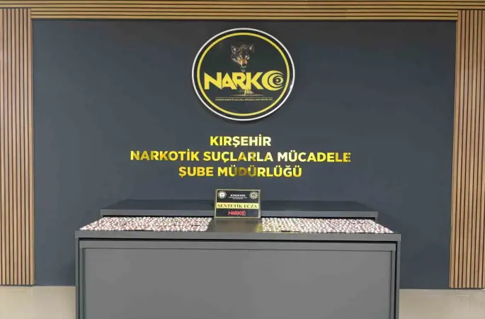 Yolcu otobüsünde uyuşturucu operasyonu: 2 tutuklama
