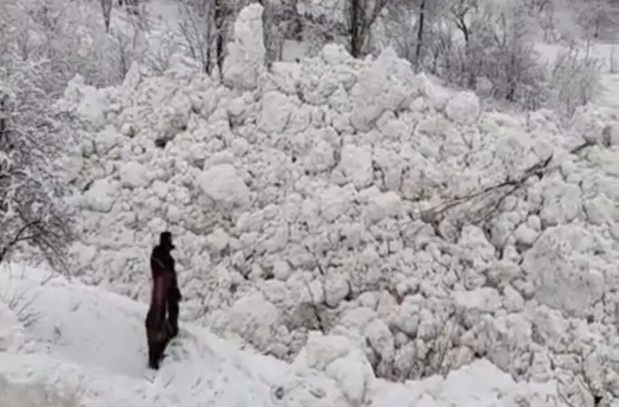 Yüksekova’da aynı bölgede ikinci çığ

