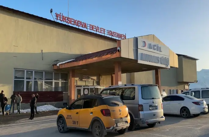 Yüksekova’da zehirlenme şüphesiyle 12 öğrenci hastaneye kaldırıldı
