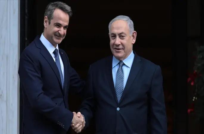 Yunanistan’da Filistin destekçileri, Miçotakis’in Netanyahu’yla yakınlaşma arayışını eleştirdi