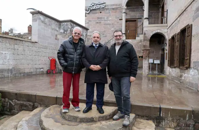 Zafer Algöz’den Sahaaflar Çarşısı’na tam not
