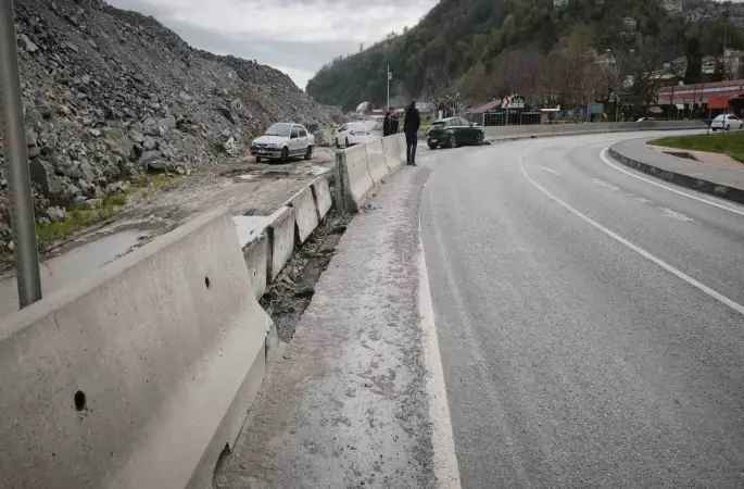 Zonguldak’ta kontrolden çıkan araç kaza yaptı
